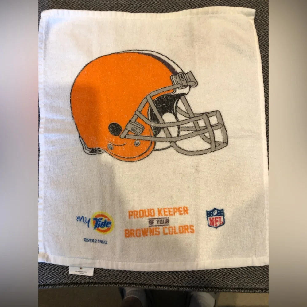 Cleveland Browns Towel 15 1/2” x 13 1/2”